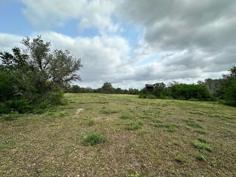 More Photos Of 5734 County Road 305, Beeville Land For Lease