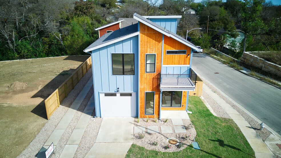 Primary Photo Of 2608 Bristol Dr, Austin Multifamily For Sale