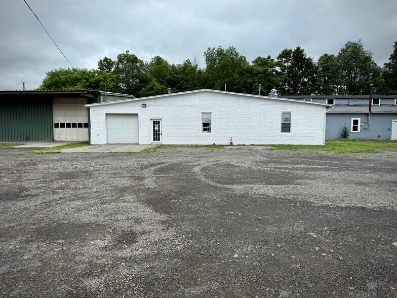 More Photos Of 21 Squires St, Cortland Warehouse For Lease