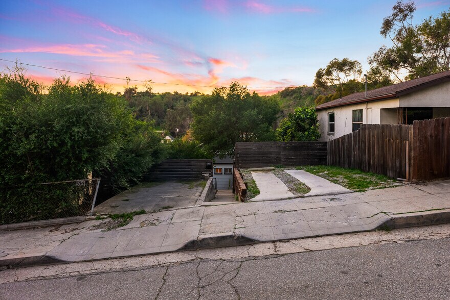 More Photos Of 534 Casanova St, Los Angeles Apartments For Sale
