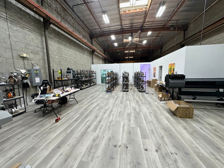 More Photos Of 11316 Goss St, Sun Valley Manufacturing For Lease