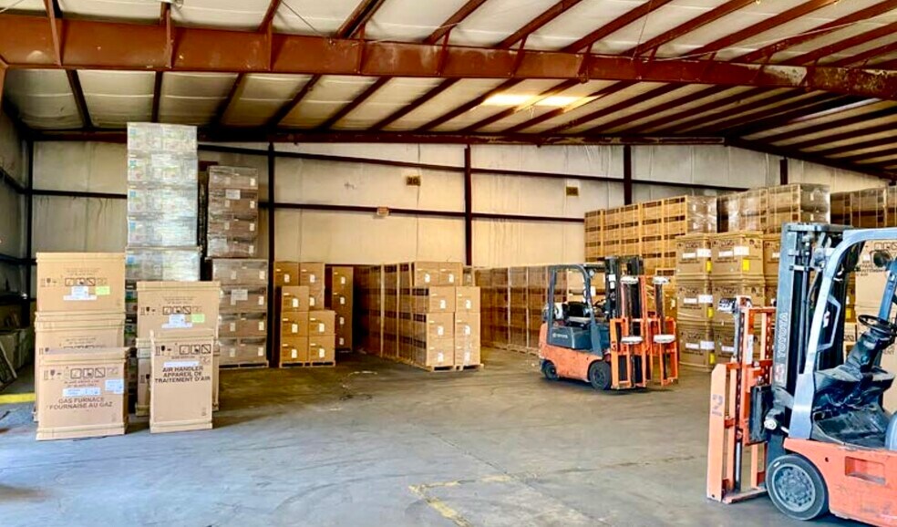 More Photos Of 705 Enterprise St, Laredo Distribution For Sale