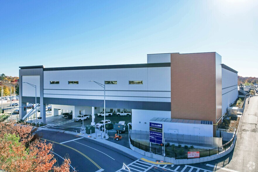 More Photos Of 71-110 Nardozzi Pl, New Rochelle Unknown For Lease