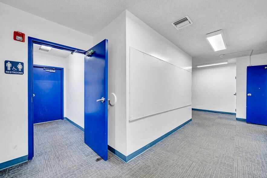 More Photos Of , Fort Lauderdale Office For Sale