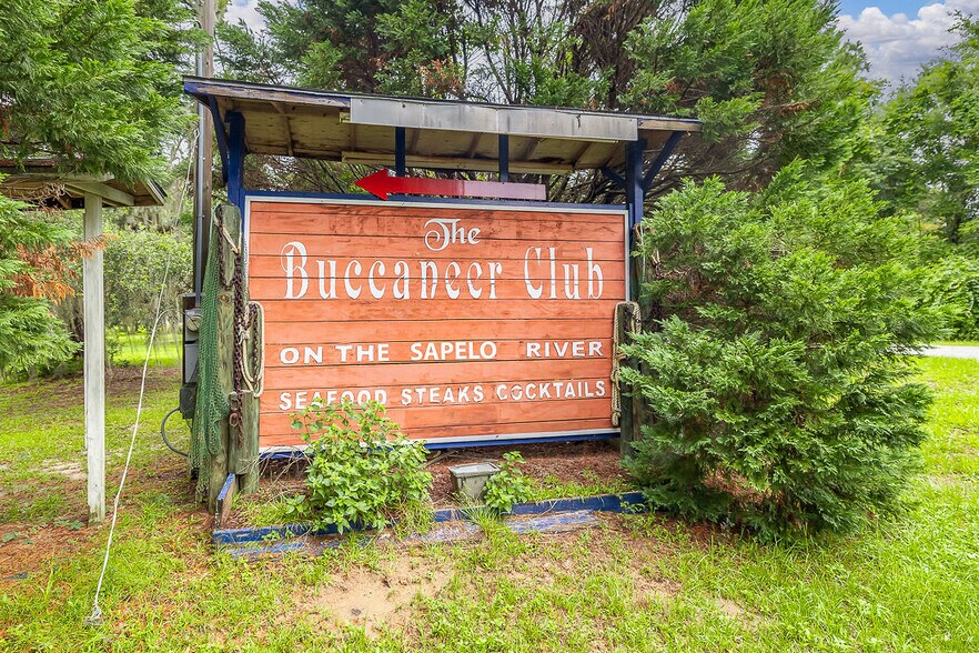 More Photos Of 1224 Buccaneer Club Rd NE, Townsend General Retail For Sale