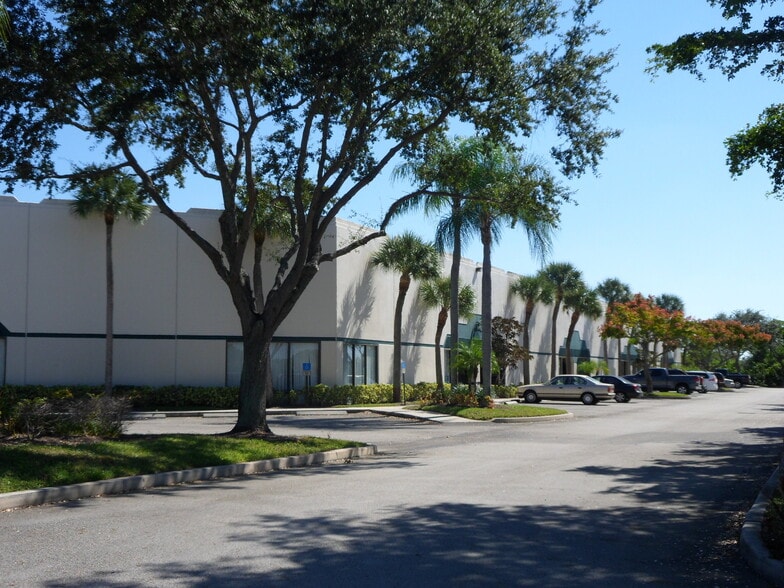 Primary Photo Of 2000 Avenue P, Riviera Beach Flex For Lease