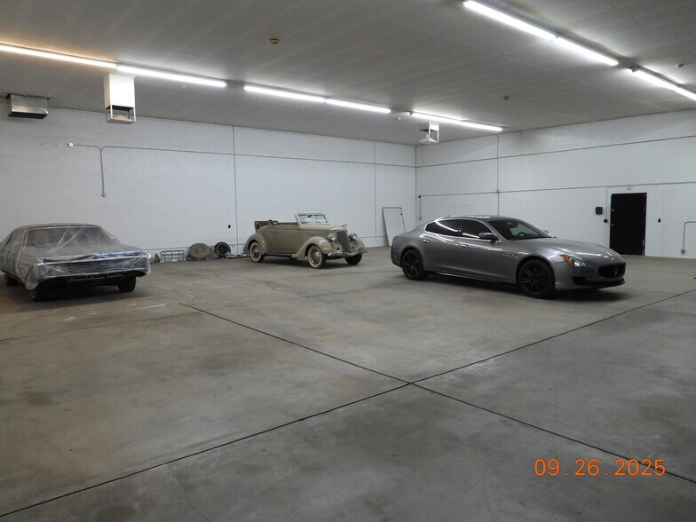 More Photos Of 2415 S Craycroft Rd, Tucson Auto Dealership For Sale