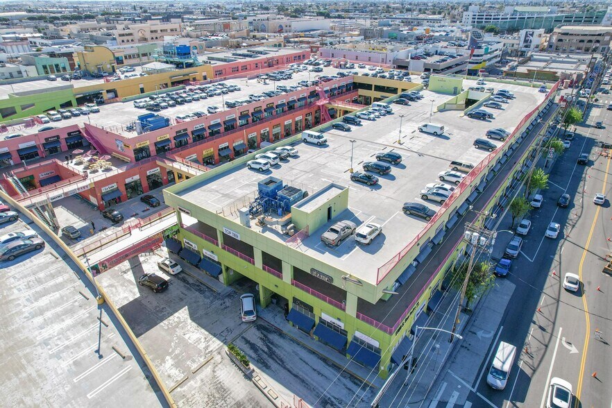 More Photos Of 1100 S San Pedro St, Los Angeles Storefront For Lease