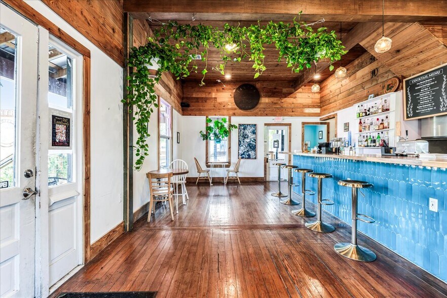 More Photos Of 217 W Hopkins St, San Marcos Restaurant For Sale