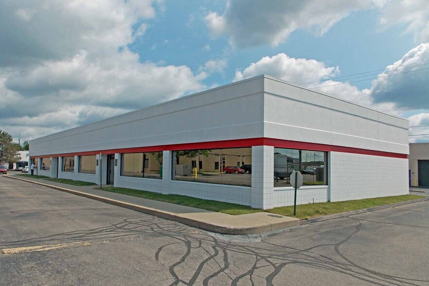Primary Photo Of 37545-37557 Schoolcraft Rd, Livonia Research And Development For Lease