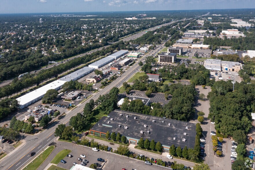More Photos Of 360 Motor Pky, Hauppauge Medical For Lease