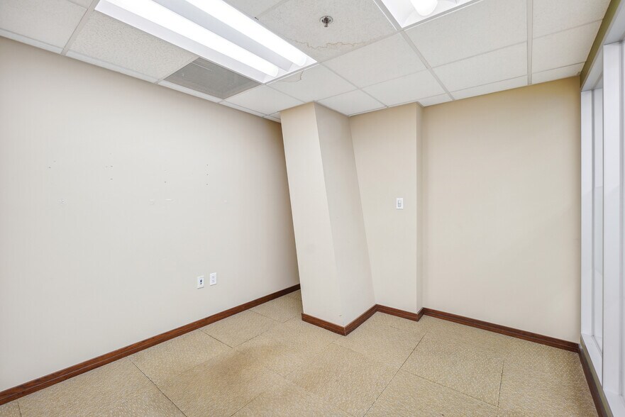 More Photos Of 1150 K St NW, Washington Apartments For Lease