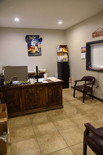 More Photos Of 1700 Dakota Ave, Midland Industrial For Lease