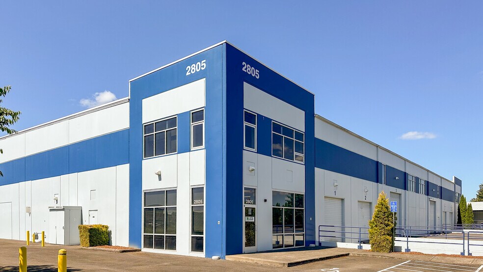 More Photos Of 2805 Industrial Ave, Hubbard Warehouse For Lease