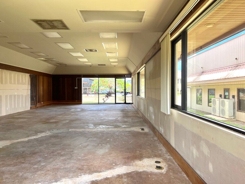 More Photos Of 4393 Kukui Grove St, Lihue General Retail For Lease