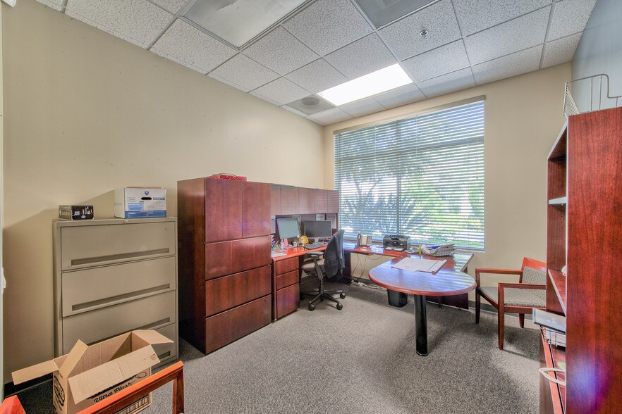 More Photos Of 11840 Pierce St, Riverside Office For Lease