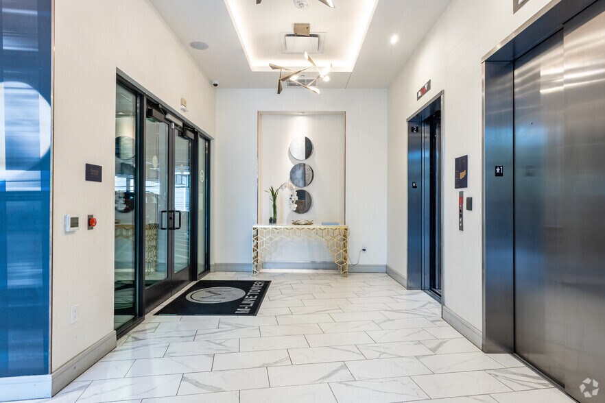 More Photos Of 3200 McKinney Ave, Dallas Multifamily For Sale