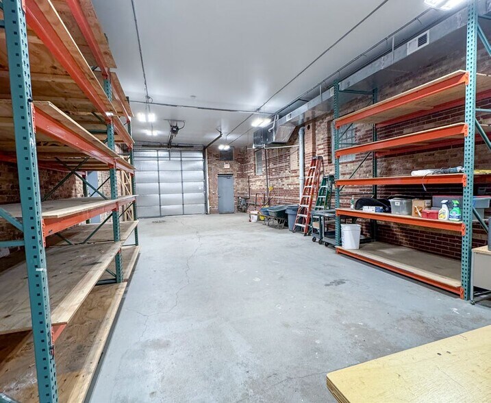 More Photos Of 452 N Claremont Ave, Chicago Manufacturing For Lease