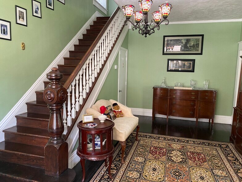 More Photos Of 304 15th St W, Bradenton Hospitality For Sale