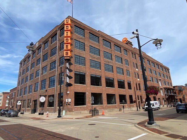 Primary Photo Of 1000 Jackson St, Dubuque Office For Lease