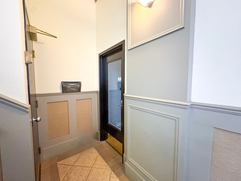 More Photos Of 15 Alma St, Moncton Medical For Lease