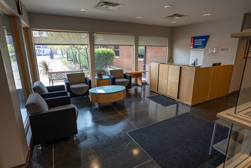 More Photos Of 320 Bilmar Dr, Pittsburgh Office For Sale