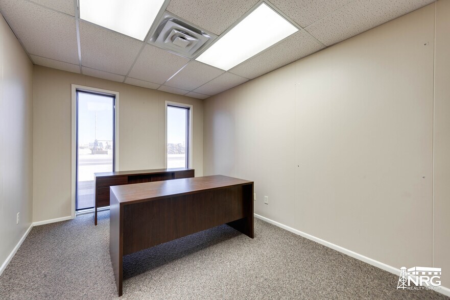 More Photos Of 800 S Meadow Ave, Odessa Warehouse For Sale