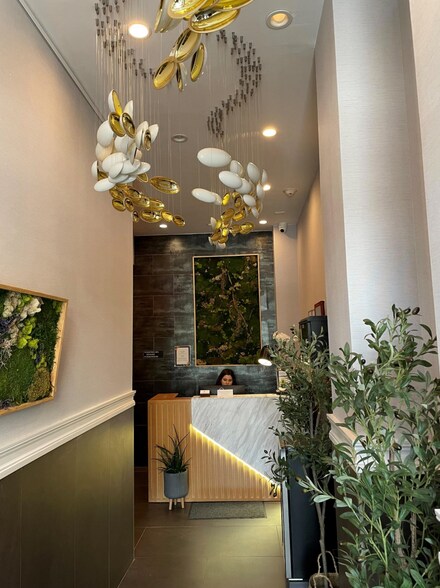 More Photos Of 38-30 28th St, Long Island City Hotel For Sale