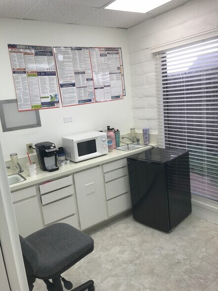 More Photos Of 178 S Victoria Ave, Ventura Medical For Lease