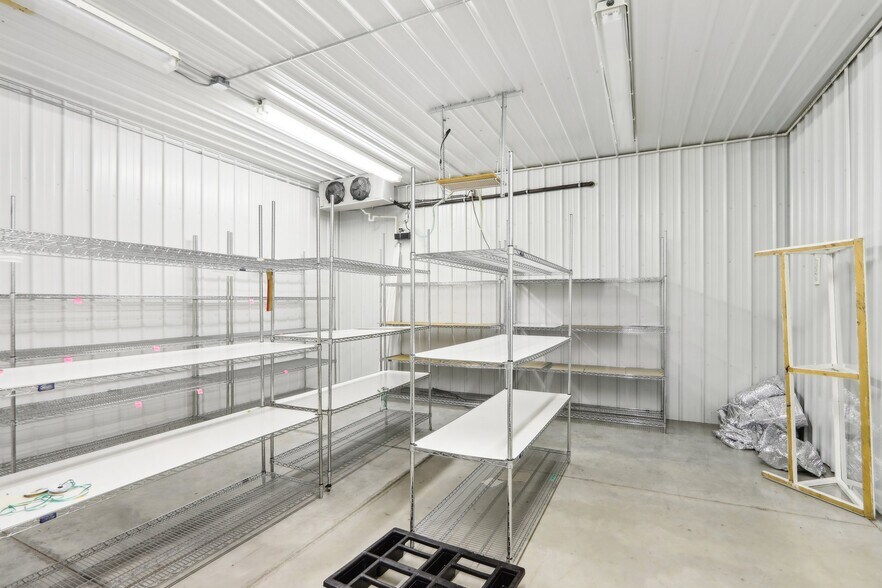 More Photos Of 680 Enterprise Dr, Lake Mills Freestanding For Lease