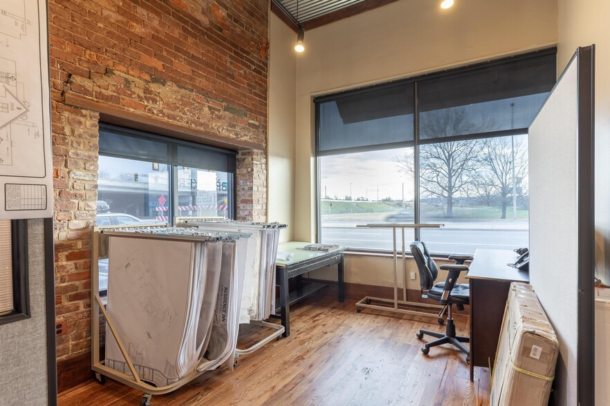 More Photos Of 2401 Broad Street, Chattanooga Office For Sale