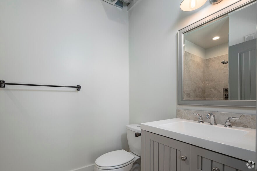 More Photos Of 111 19th St N, Birmingham Apartments For Sale