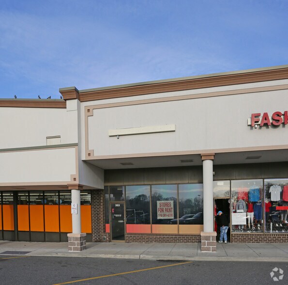 More Photos Of 349-411 Horseblock Rd, Farmingville Freestanding For Lease