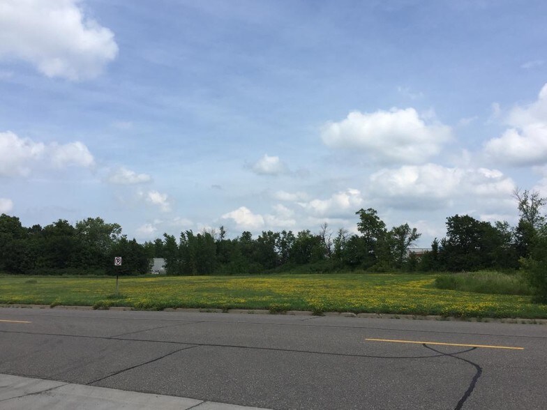 More Photos Of XXX Commerce Blvd, Rogers Land For Sale