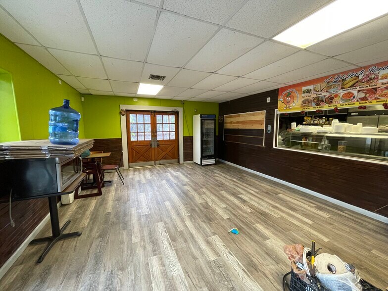 More Photos Of 13490 Orange Ave, Fort Pierce Bar For Lease