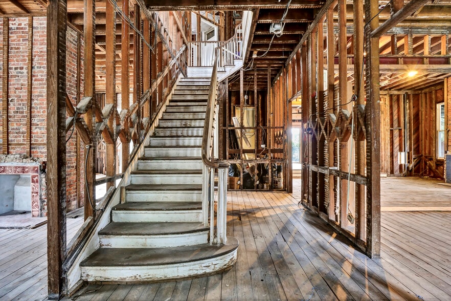 More Photos Of 708 Market St, Wilmington Apartments For Sale