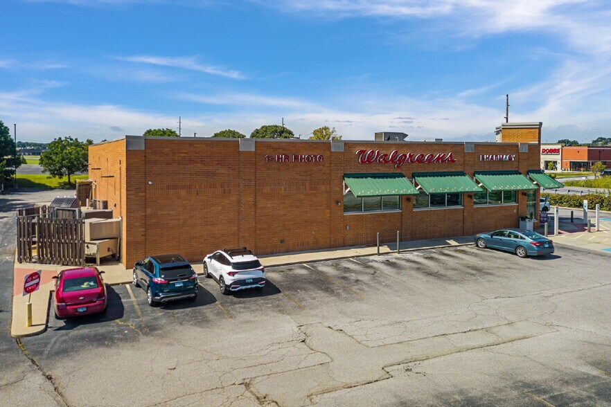 More Photos Of 110 Walnut St, Highland Drugstore For Sale