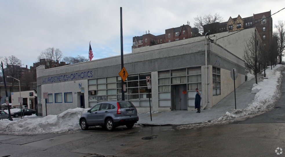 More Photos Of 699 N Macquesten Pky, Mount Vernon Manufacturing For Sale