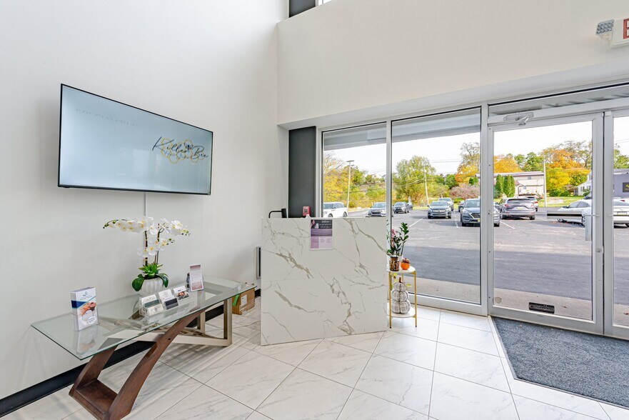 More Photos Of 335 Morganza Rd, Canonsburg Freestanding For Lease