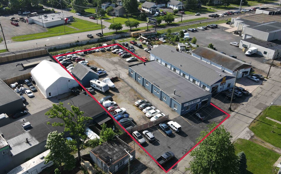Primary Photo Of 8560 Vorhees Ln, Cincinnati Auto Repair For Sale