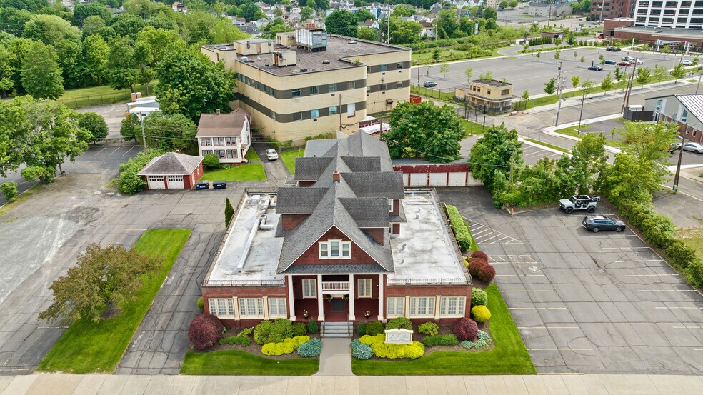 More Photos Of 150 Main St, Johnson City Medical For Sale