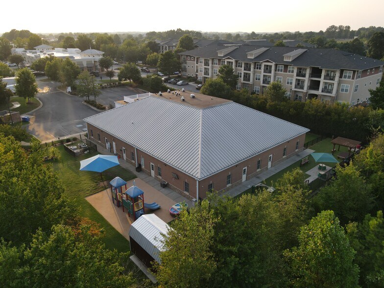 More Photos Of 209 Town Square Cir, Mooresville General Retail For Sale