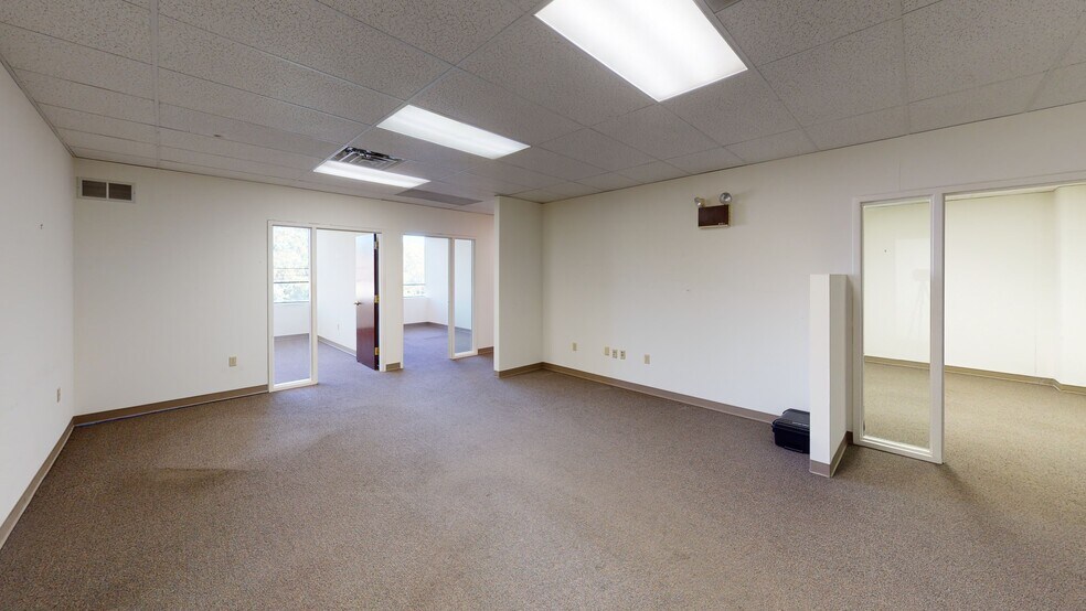 More Photos Of 999 Berkshire Blvd, Wyomissing Office For Lease