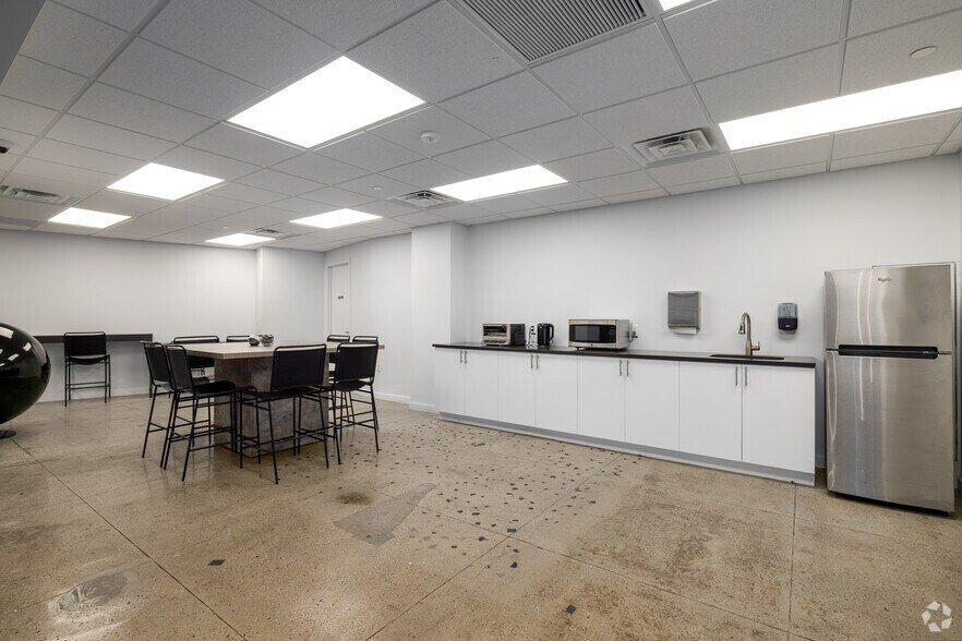 More Photos Of 111 John St, New York Office For Lease