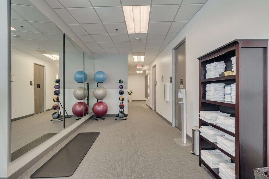 More Photos Of 7701 Las Colinas Rdg, Irving Office For Lease