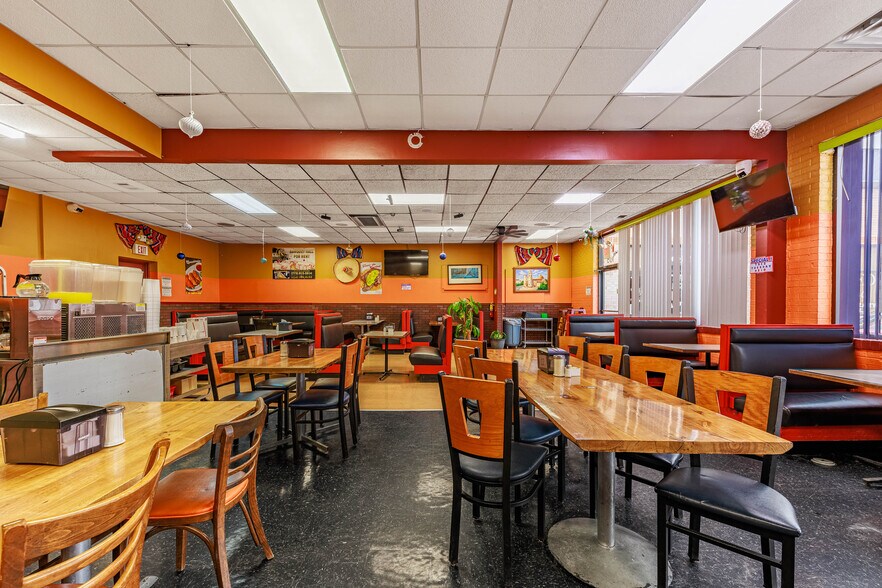 More Photos Of 4117 W 47th St, Chicago General Retail For Sale