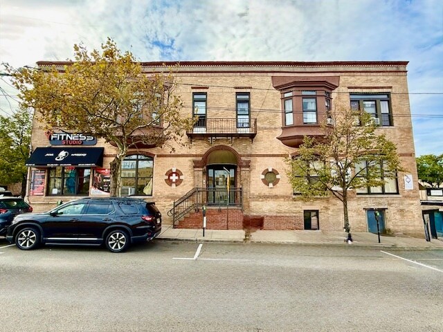 Primary Photo Of 811 30th St, Union City Storefront Retail Residential For Sale