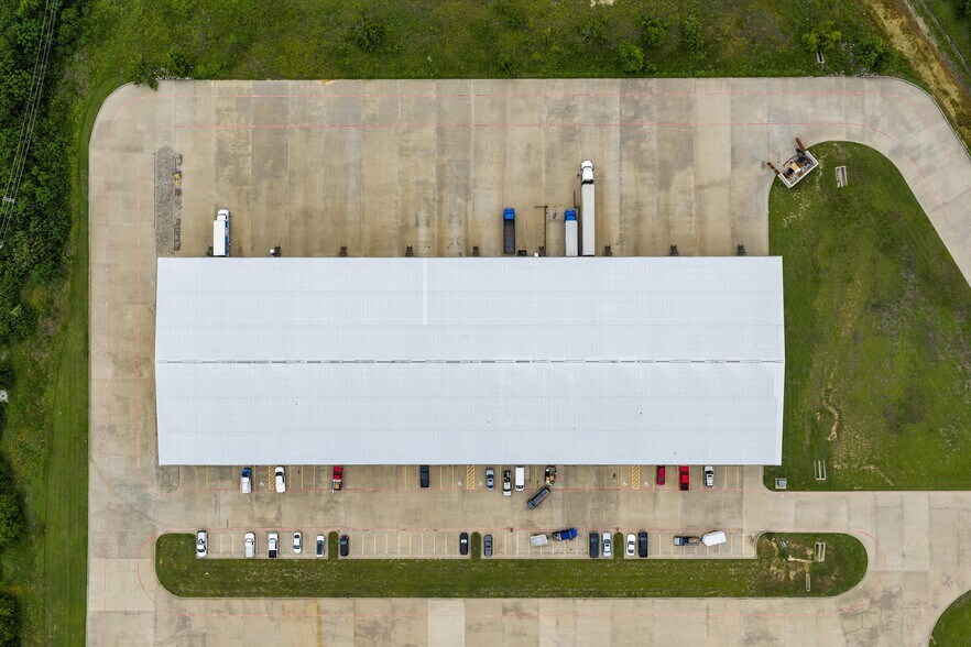 More Photos Of 1000 Schroeder Dr, Waco Warehouse For Lease