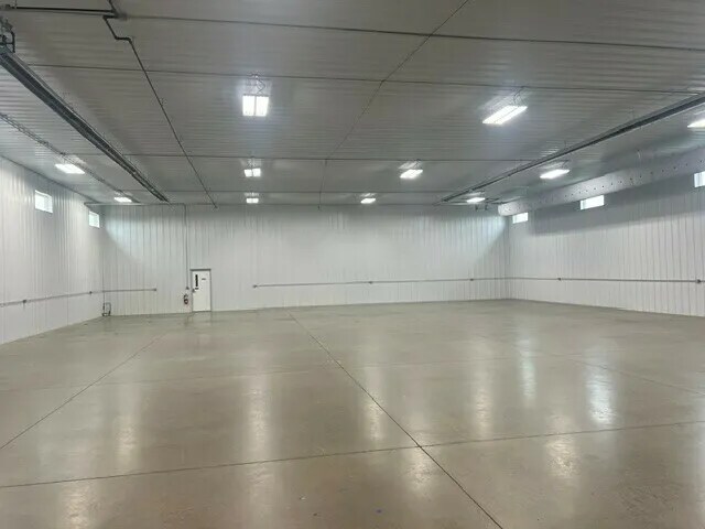 More Photos Of 27079 Katie Rd, Tea Warehouse For Lease