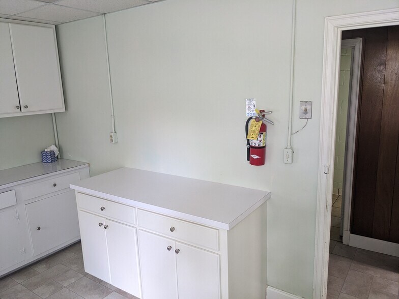 More Photos Of 5474 Worthington Triangle, Lake Park Religious Facility For Sale